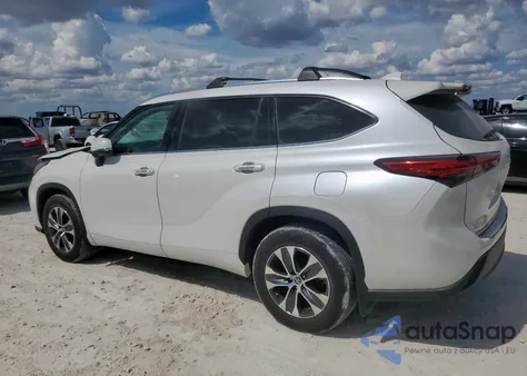 2021 Toyota Highlander Xle из США, поврежденный, VIN 5TDGZRAH6MS048053